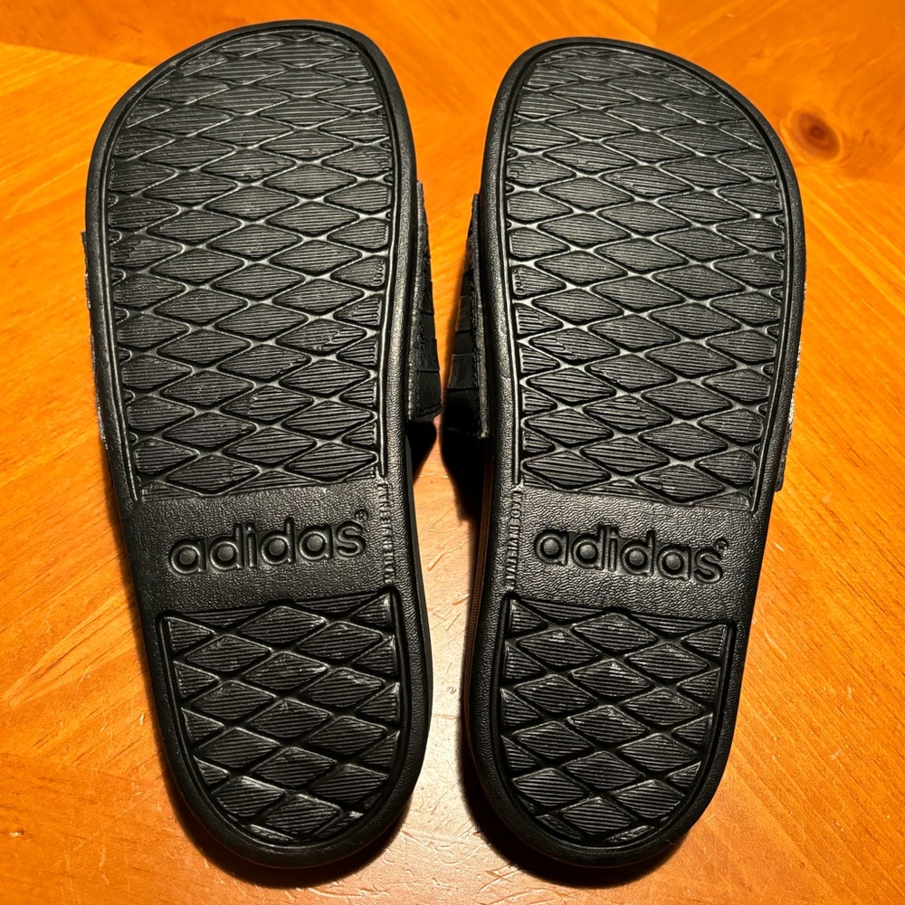 Adidas Adilette Comfort Slides - Picture 10 of 16